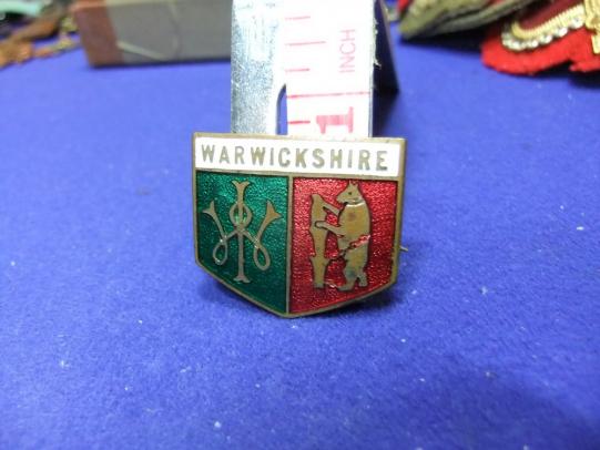 WI Womens institute warwickshire brooch badge