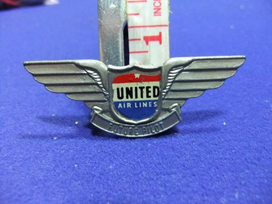 United air line future pilot wings badge 1960s souvenir aviation aero advert advertising