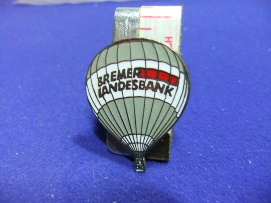 Hot air balloon badge aviation advert advertising bremer landes bank blimp