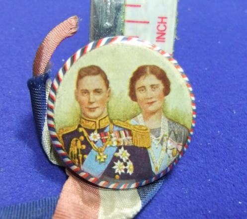 Royal souvenir tin badge on ribbon George Elizabeth royalty wedding 1923
