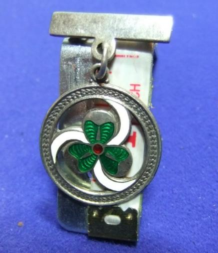 Girl guides silver thanks badge brooch 1966 good service to guiding promise