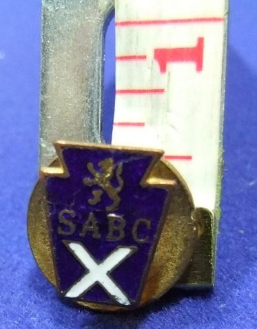 Scotttish association of boys clubs lapel badge sabc