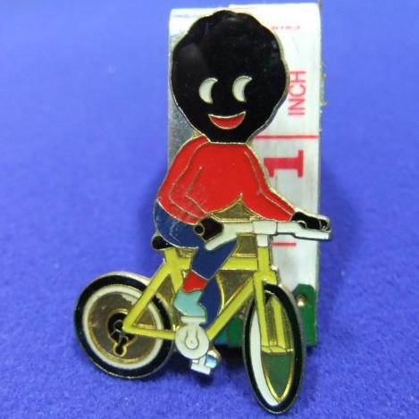 robertsons golly badge brooch cyclist 1990s