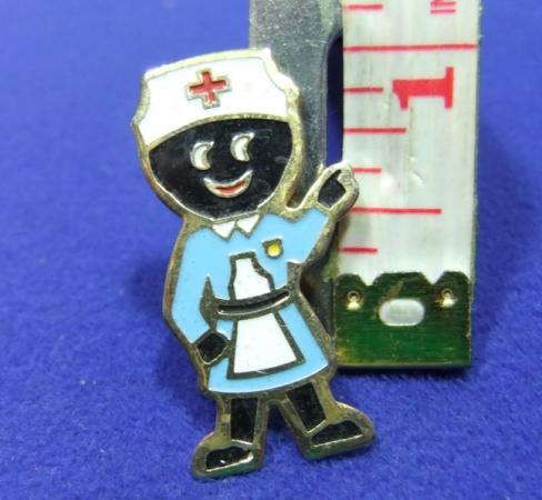 robertsons golly badge brooch nurse1990s