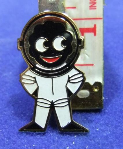 robertsons golly badge brooch astronaut spaceman 1980s pointed feet