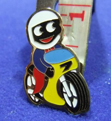 robertsons golly badge brooch motorcycle motorcyclist 1980s