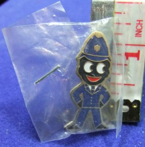 robertsons golly badge brooch policeman 1980s pointed feet in packet