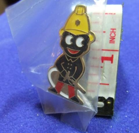 robertsons golly badge brooch fireman long nozzle 1980s pointed feet in packet