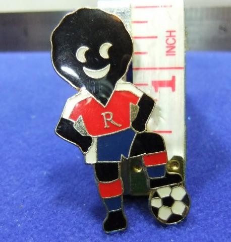 Robertsons jam golly badge football player white mouth 1990s large acrylic