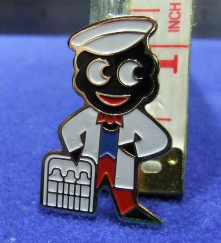 robertsons golly badge brooch milkman 1980s pointed feet