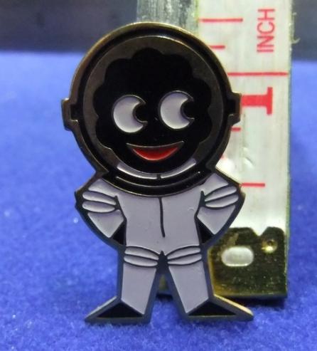 robertsons golly badge brooch astronaut spaceman 1980s pointed feet