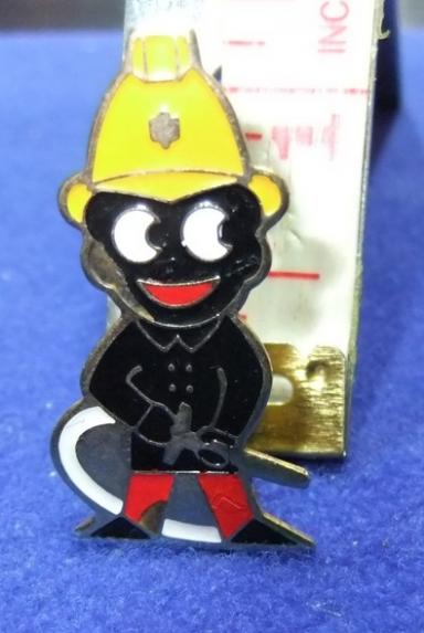 robertsons golly badge brooch fireman long nozzle 1980s pointed feet