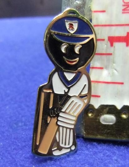 robertsons golly badge brooch cricket cricketer 1990s