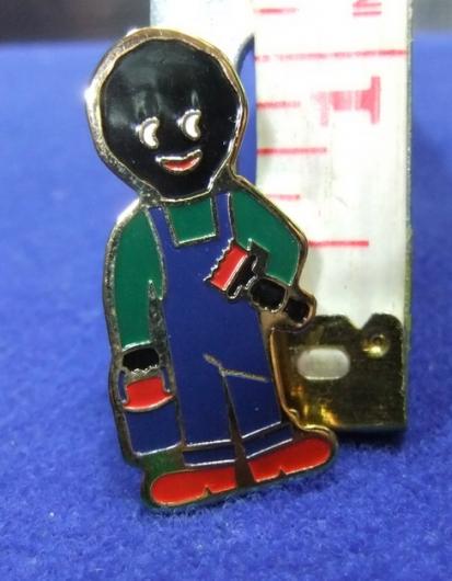 robertsons golly badge brooch painter decorator 1996