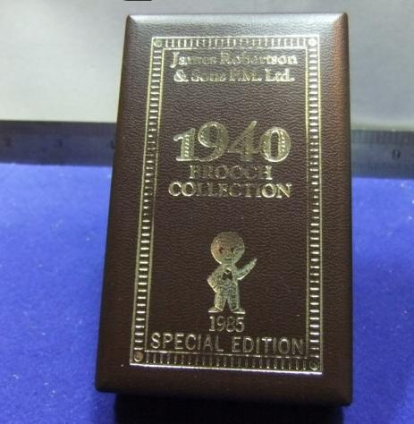 robertson golly brooch collection 1940 1985 box set