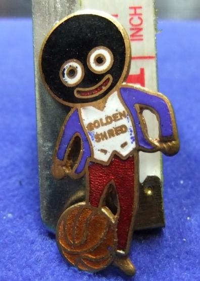 Robertsons jam golly badge football player footballer f&s