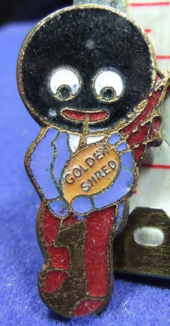 Robertsons jam golly badge bagpiper bagpipe f&s variant