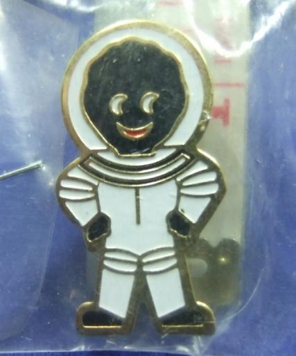 Robertsons golly badge brooch astronaut 1990