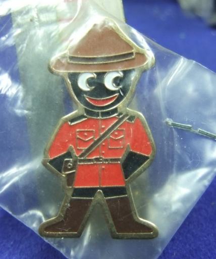 Robertsons golly badge brooch mountie 1980s