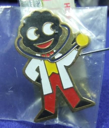 Robertsons golly badge brooch doctor 1980s