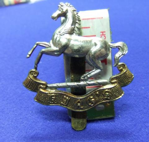 military army cap badge kings liverpool regiment
