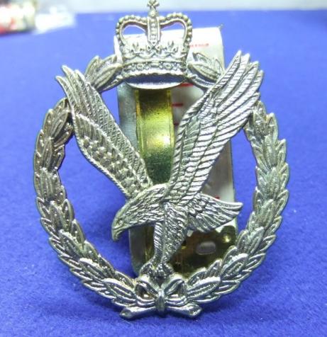 military cap badge AAC Army Air Corps queens crown