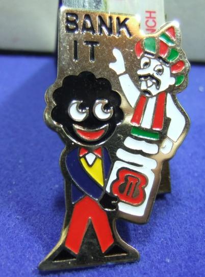 Robertsons Bank It 1982 special Golly ali jamja badge