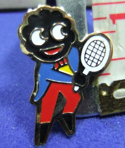 Robertson Golly Tennis Player badge 1980s