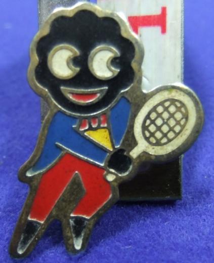 Robertson Golly Tennis Player badge 1980s two spaces
