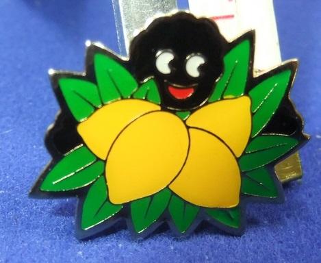 Robertsons Golly fruit lemon badge 1980s