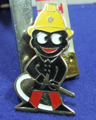 robertsons golly badge fireman long nozzle 1980s pointed feet