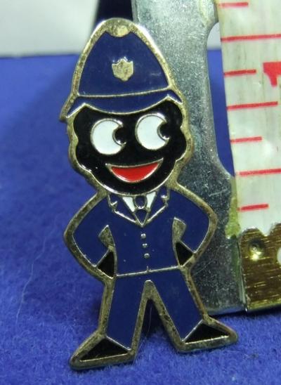 robertsons golly badge policeman 1980s series