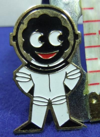 robertsons golly badge astronaut spaceman 1980s