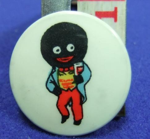 Robertsons golly tin button badge 1950s