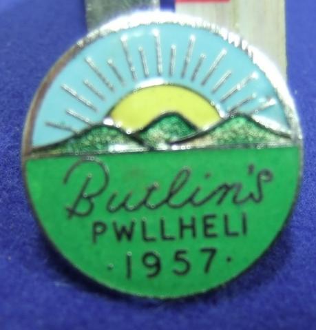 Butlins holiday camp badge pwllheli 1957 green