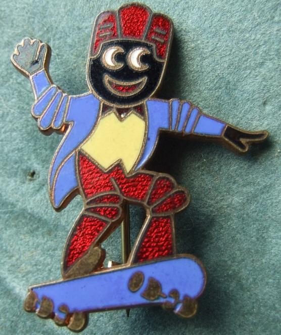 Robertson Golly skateboarder badge 1970s no makers details