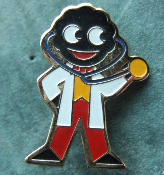 Robertsons Golly Doctor badge brooch 1980s