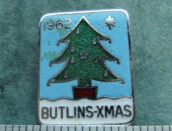 Butlins Holiday Camp Xmas 1962 Christmas Badge