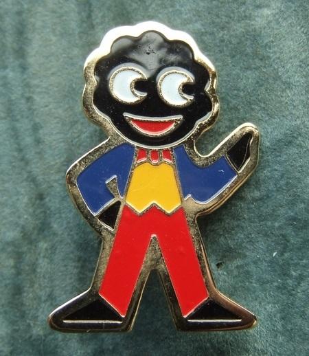 Robertsons Golly Standard badge brooch 1980s