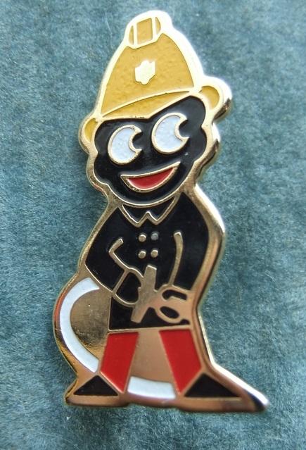 Robertsons golly badge brooch fireman short nozzle 1980s