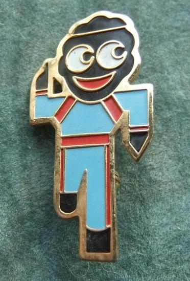 Robertsons golly badge brooch jogger 1980s