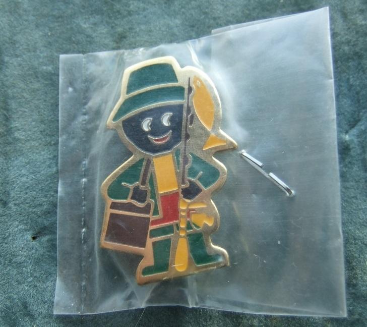 Robertsons golly badge brooch fisherman angler 1990s