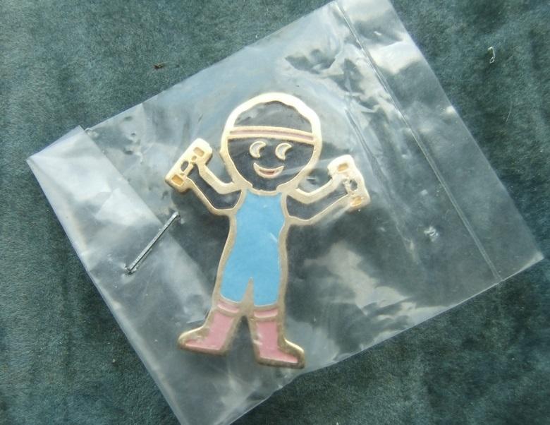 Robertsons golly badge brooch keep fit 1990s