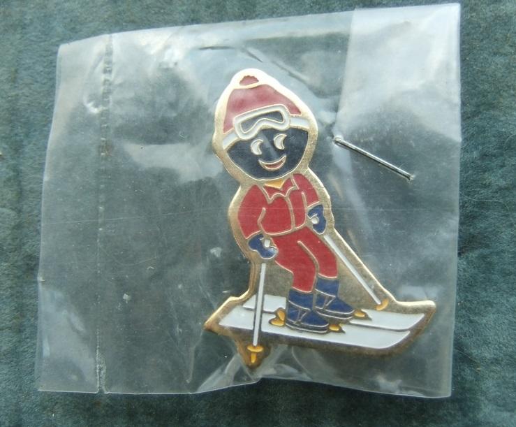 Robertsons golly badge brooch skier 1990s