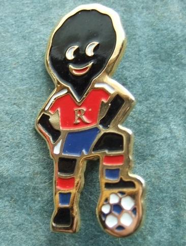 Robertsons golly badge brooch football player 1990s