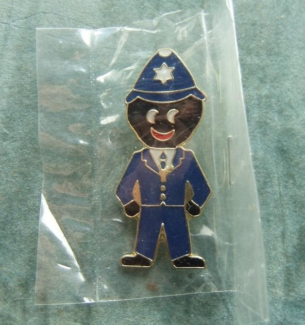 Robertsons golly badge Policeman 1993 94 large acrylic