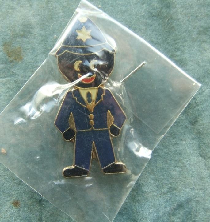 Robertsons golly badge Policeman 1993 94 large acrylic