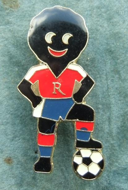 Robertsons golly badge Footballer VARIANT 1993 94 large acrylic