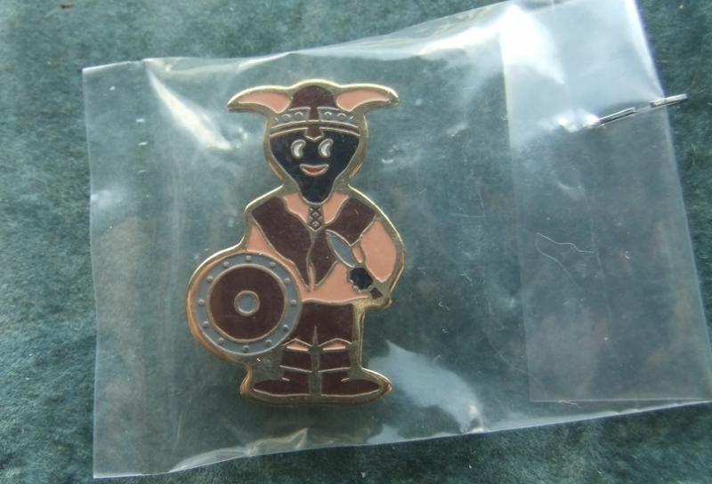 Robertsons Golly Badge 1996 Set Viking