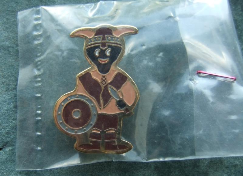 Robertsons Golly Badge 1996 Set Viking